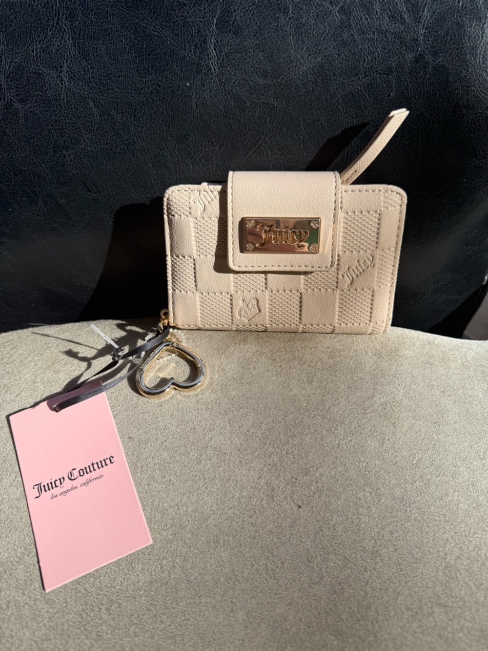 Juicy Couture Cream Quilted Wallet with Gold Hardware - Picture 2 of 7